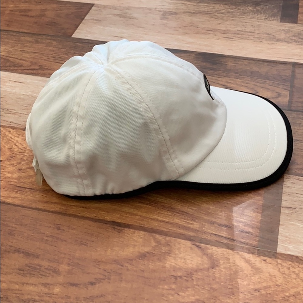 Reebok Cap - Picture 5 of 9